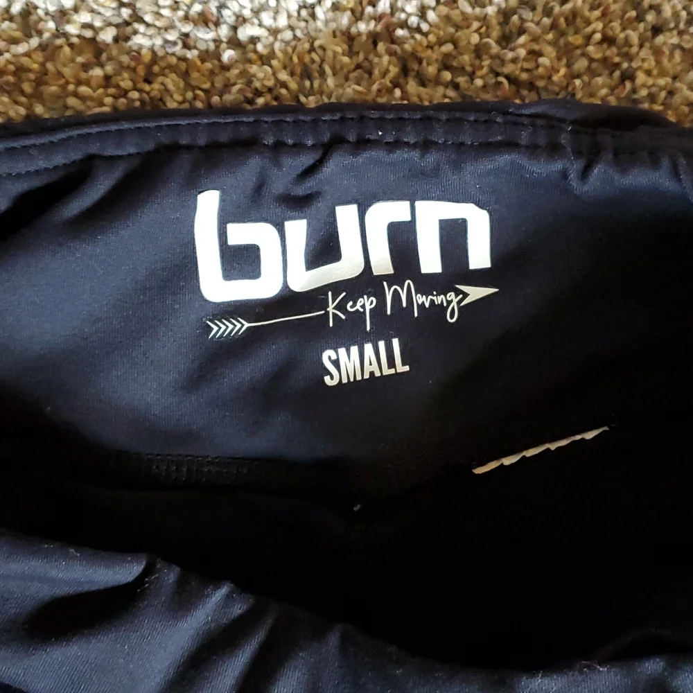 Small workout capris - Picture 2 of 2